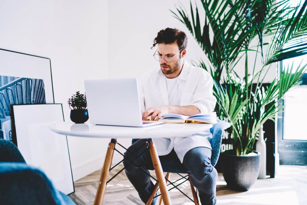 The Psychological Effects of Social Media The Psychological Effects of Social Media
